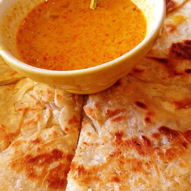 Balada (Burmese Crispy Pancake With Curry Dipping Sauce) at Mandalay on #foodmento http://foodmento.com/place/2575
