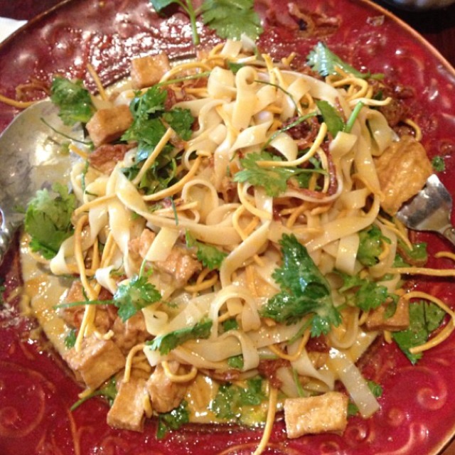 Mandalay Noodle Special (Burmese Flat Noodle, Coconut Chicken...) at Mandalay on #foodmento http://foodmento.com/place/2575