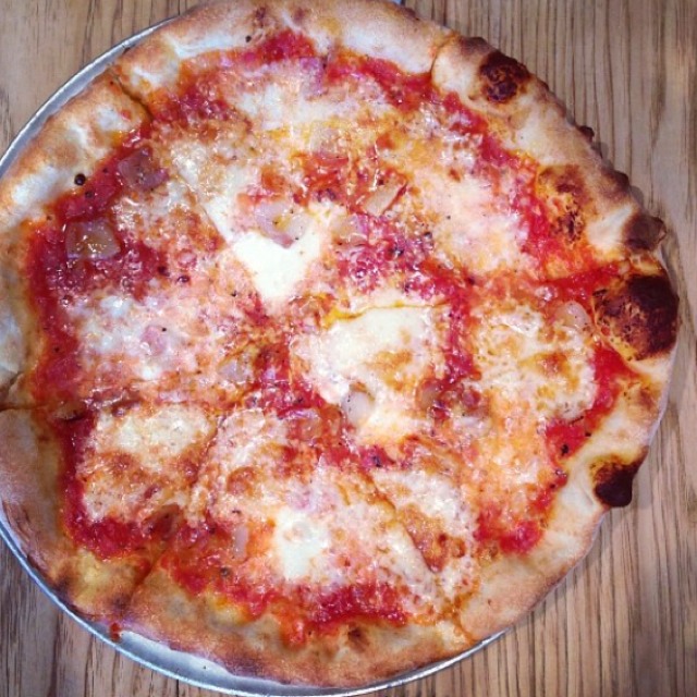 Panna Pizza (Tomato Sauce, Cream, Basil,‏ Shaved Parmigiano) at Pizzeria Delfina on #foodmento http://foodmento.com/place/2580