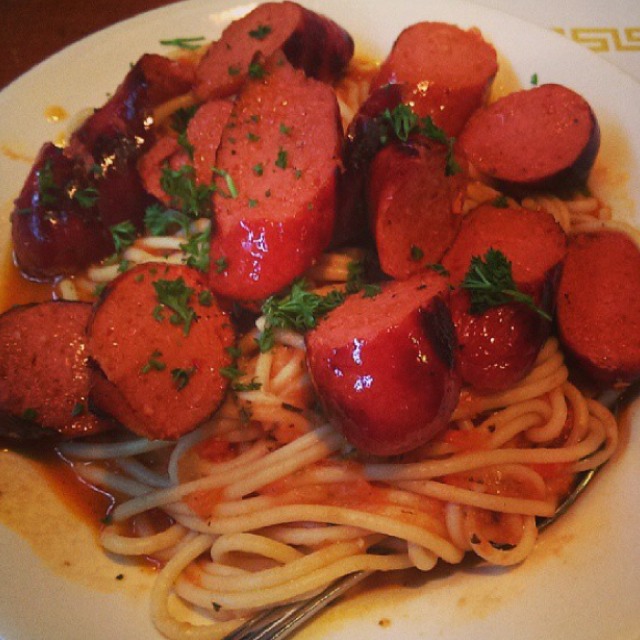 Hot Link Sausage Spaghetti  from Grubstake Diner on #foodmento http://foodmento.com/dish/9636