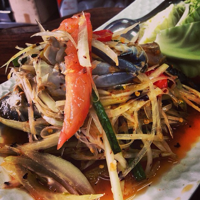 Som Tom Poo (Green Papaya Salad With Raw Crabs) from Lers Ros Thai on #foodmento http://foodmento.com/dish/9841