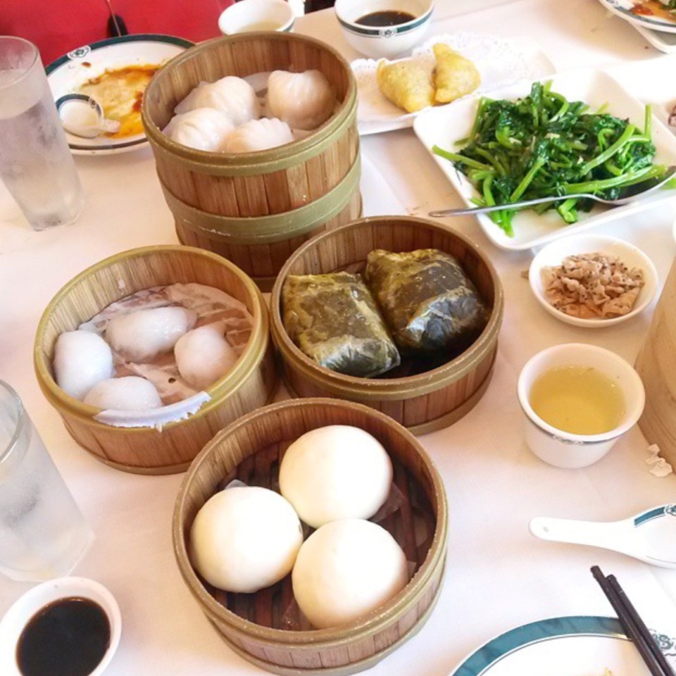 Dim Sum (Variety) from Hong Kong Lounge II 穗香小館 on #foodmento http://foodmento.com/dish/26453