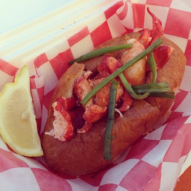 Lobster Roll (Maine Style) at Garbo's Fresh Maine Lobster on #foodmento http://foodmento.com/place/2627