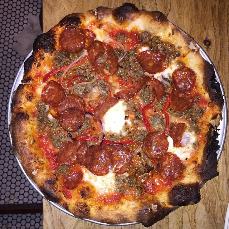 Salsiccia Pizza (Fennel Sausage, Tomato, Bell Peppers, Onions, Mozzarella) at Pizzeria Delfina on #foodmento http://foodmento.com/place/2580