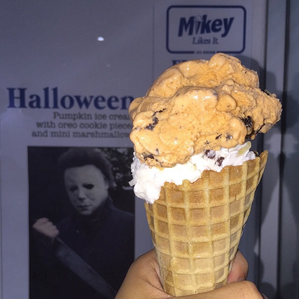 Pumpkin Oreo Marshmallow Ice Cream  at Mikey Likes It Ice Cream (CLOSED) on #foodmento http://foodmento.com/place/3644