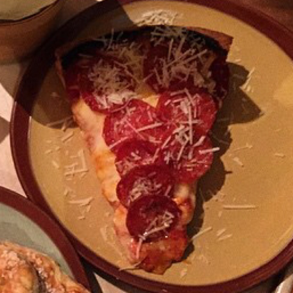 Pepperoni Deep Dish Pizza from Urban Putt on #foodmento http://foodmento.com/dish/21397