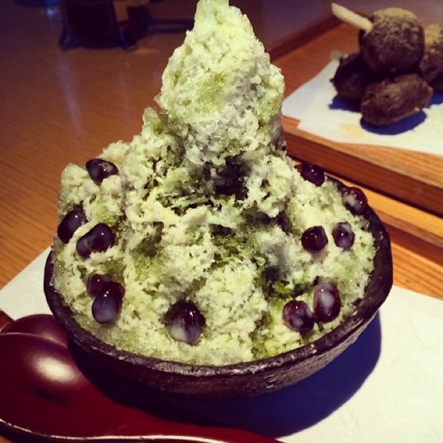 Shaved Ice With Matcha Syrup & Azuki Red Beans at EN Japanese Brasserie on #foodmento http://foodmento.com/place/1146