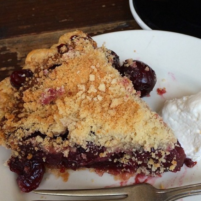 Cherry Streusel Pie at Four & Twenty Blackbirds on #foodmento http://foodmento.com/place/1250