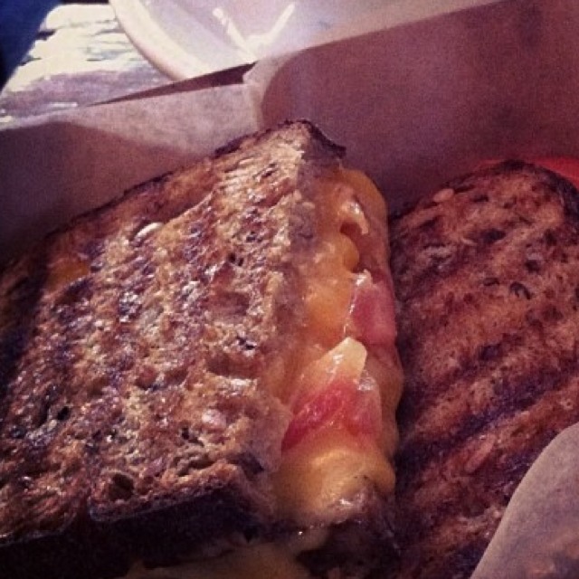 Grilled Cheddar Sandwich from Little Skips on #foodmento http://foodmento.com/dish/10688