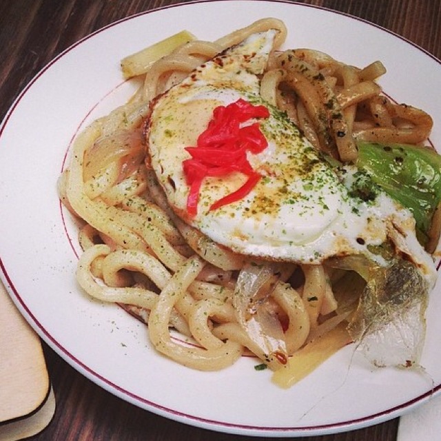 Vegetable Yaki Udon & Fried Egg at House of Small Wonder on #foodmento http://foodmento.com/place/2834