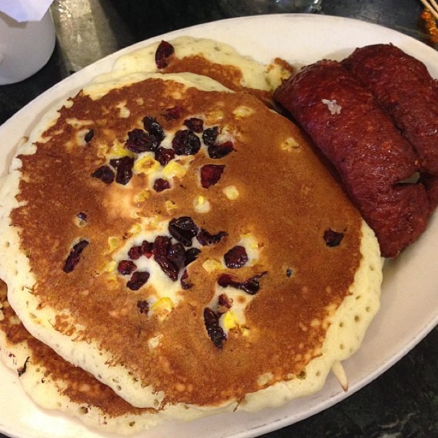 Harvest Pancakes (Sweet Corn And Cranberries) from Tom's Restaurant on #foodmento http://foodmento.com/dish/11114