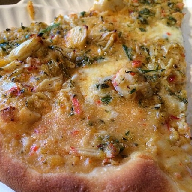 Crab Pizza at Artichoke Basille’s Pizza & Brewery on #foodmento http://foodmento.com/place/2928