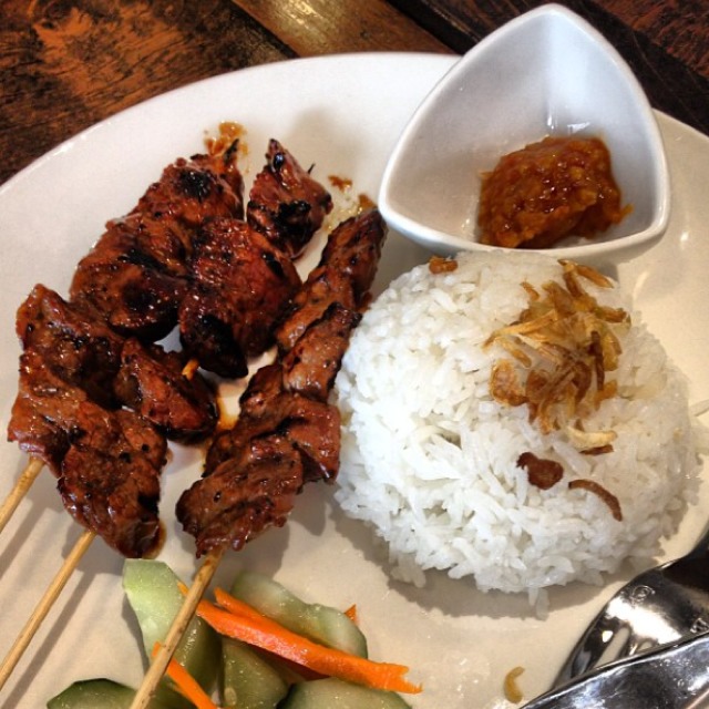 Satay Ayam Betawi (Chicken) from Kopi Kopi NYC on #foodmento http://foodmento.com/dish/11951