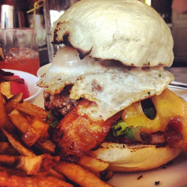 Colonie Burger (Cheddar, Bacon, Duck Egg...) at Colonie on #foodmento http://foodmento.com/place/3153