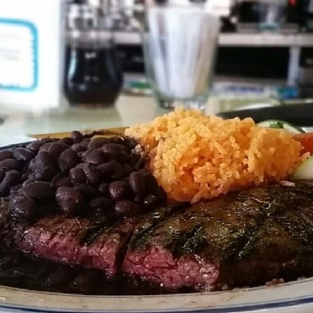Grilled Skirt Steak With Rice & Beans from Café Habana on #foodmento http://foodmento.com/dish/12761