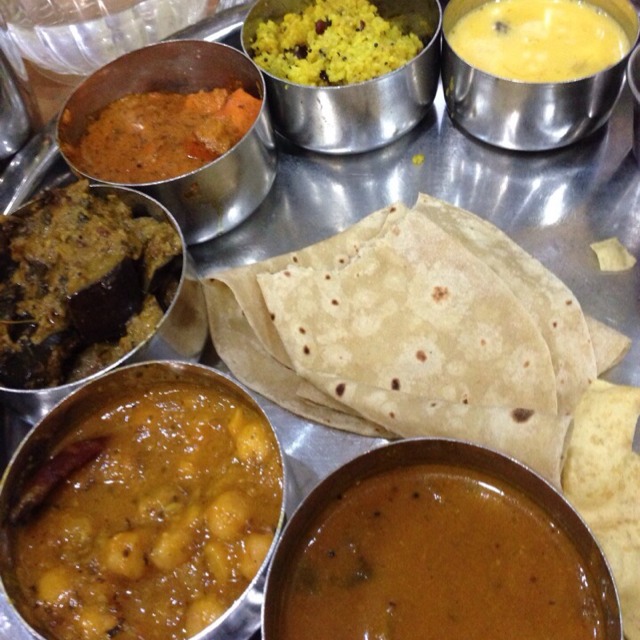 Dosa & Chaat Buffet (Wednesdays) from Sapthagiri on #foodmento http://foodmento.com/dish/12844