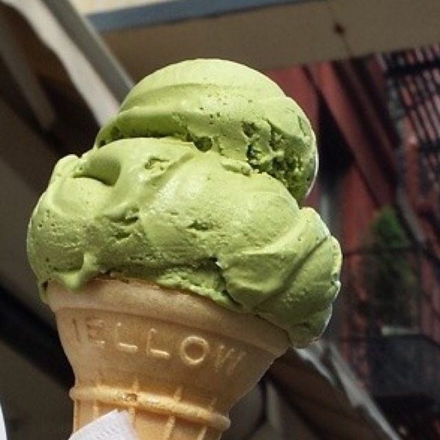 Green Tea Ice Cream from Sundaes and Cones on #foodmento http://foodmento.com/dish/12907