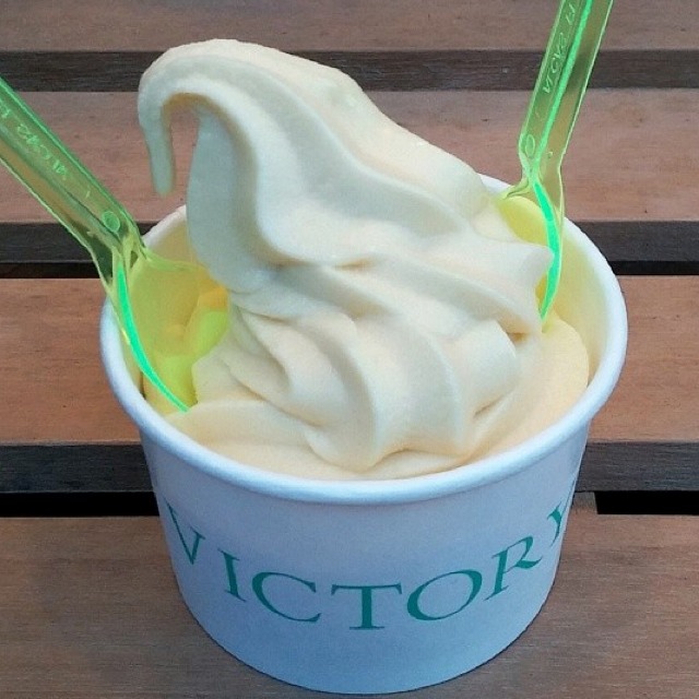 Mango Passion Fruit Frozen Yogurt at Victory Garden on #foodmento http://foodmento.com/place/3200