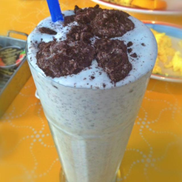 Cookie Monster Shake, Me Love! at Big Daddy's on #foodmento http://foodmento.com/place/3446
