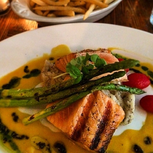 Grilled Atlantic Salmon at Extra Virgin on #foodmento http://foodmento.com/place/3527