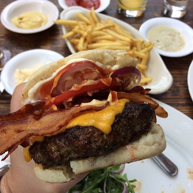 Grilled 8 Oz Sirloin Burger With Bacon from Extra Virgin on #foodmento http://foodmento.com/dish/14205