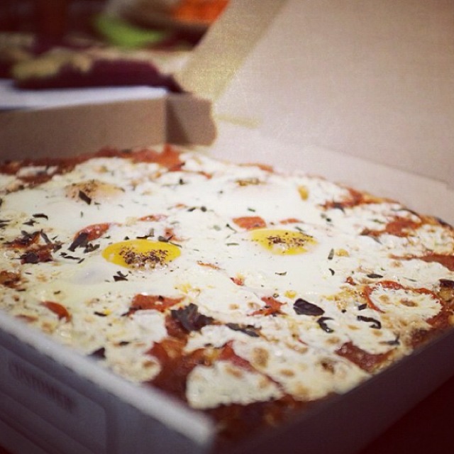 Margherita Pizza‏ from Pauline & Sharon's on #foodmento http://foodmento.com/dish/17557