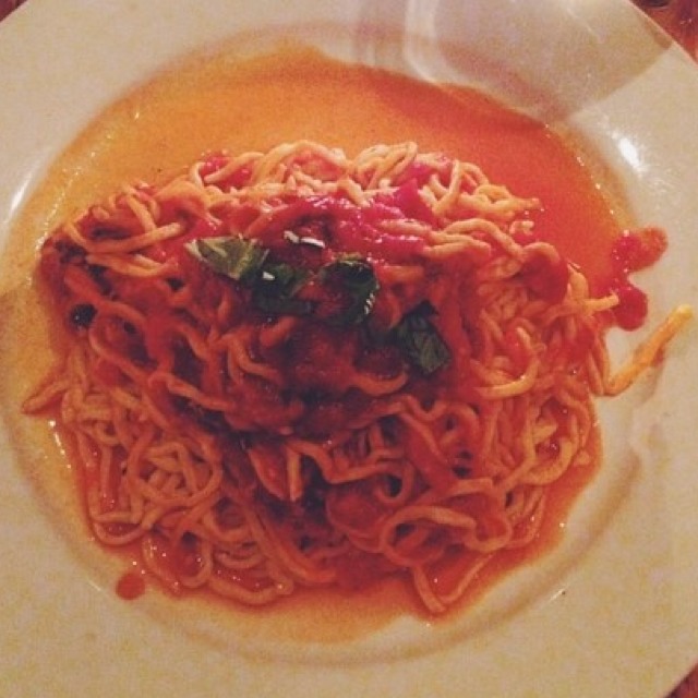 Spaghetti al Pomodoro - Paste at Bianca on #foodmento http://foodmento.com/place/4643