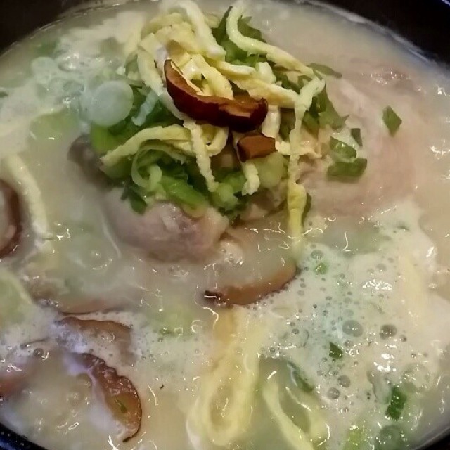 A Whole Young Chicken Stuffed w/ Glutinous Rice in a Broth of Korean Ginseng, Dried Jujube Fruit & Chestnut - Sam Gye Tang at Gam Mee Ok TANG on #foodmento http://foodmento.com/place/4764