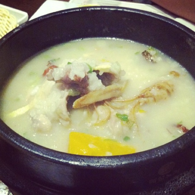 Healthy Ox-Tail Soup w/ Korean Ginseng & Jujube - Boyang Kkoritang at Gam Mee Ok TANG on #foodmento http://foodmento.com/place/4764