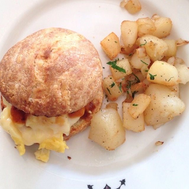 Bacon Egg Cheese Biscuit from Venturo on #foodmento http://foodmento.com/dish/19241