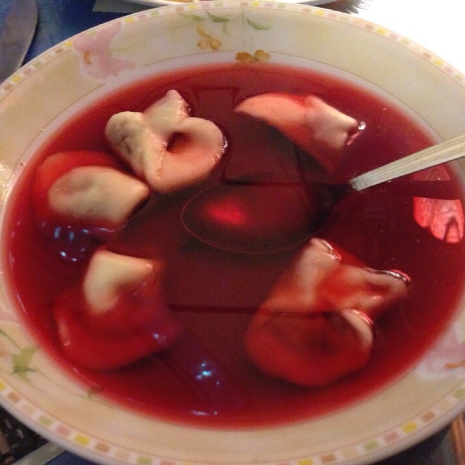 Red Borscht Soup at Lomzynianka (CLOSED) on #foodmento http://foodmento.com/place/5241