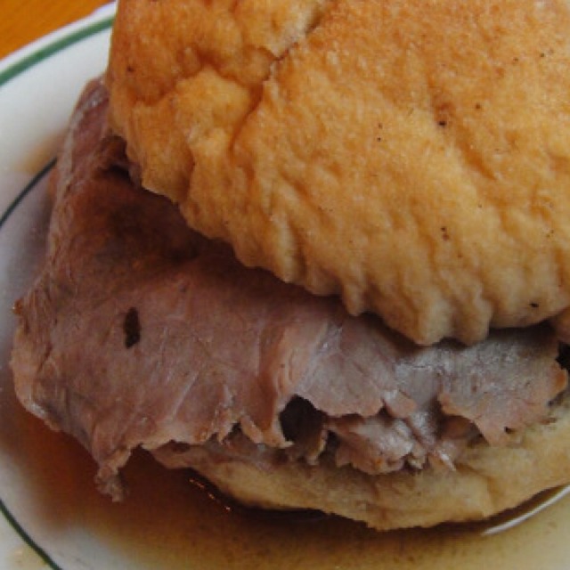 Hot Roast Beef Sandwich from Brennan & Carr on #foodmento http://foodmento.com/dish/3232