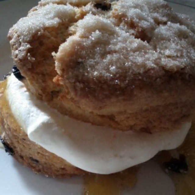 Homemade Sugar Encrusted Scones with Clotted Cream from Diner on #foodmento http://foodmento.com/dish/3292