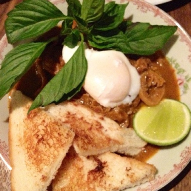 Malaysian Honeycomb Tripe (Slow Roasted in Smoked Tomato Curry) at Fatty Cue on #foodmento http://foodmento.com/place/850