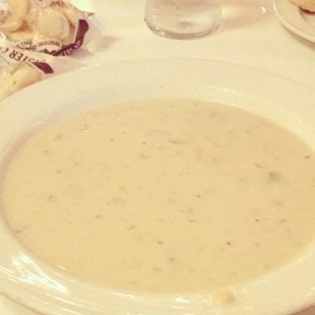 New England Clam Chowder from Grand Central Oyster Bar on #foodmento http://foodmento.com/dish/3459