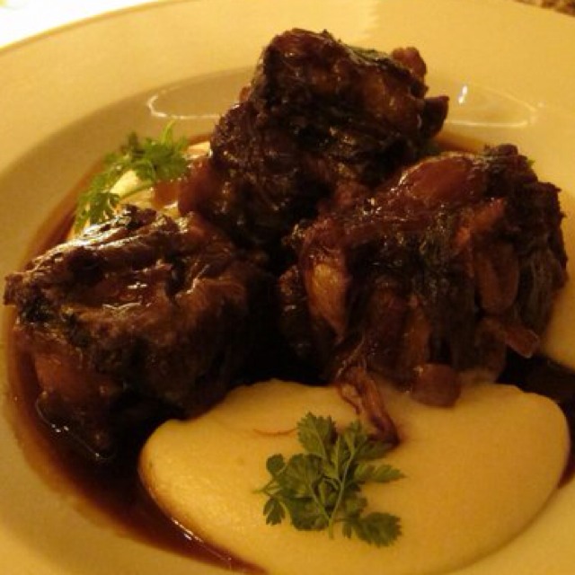 Oxtail in Red Burgundy Wine (with Celery Root Purée) from La Grenouille on #foodmento http://foodmento.com/dish/3546