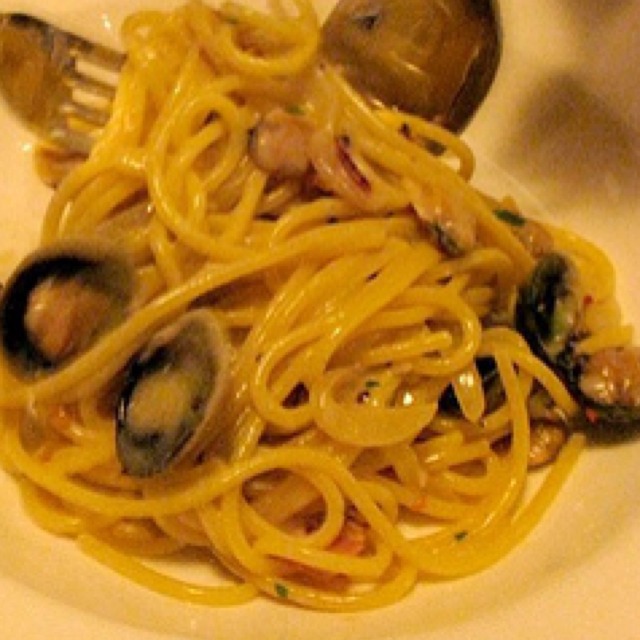 Spicy Spaghetti Alle Vongole at Locanda Verde on #foodmento http://foodmento.com/place/905