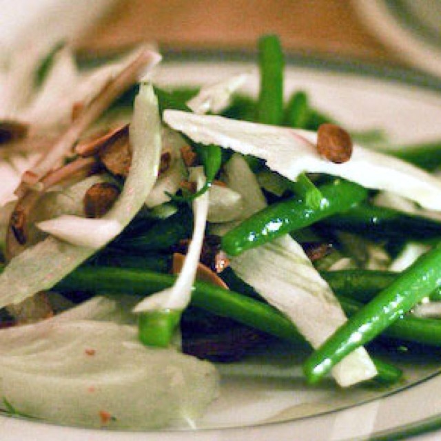 Green Beans Salad (Fennel, Celery, Toasted Almonds, Pickled Red Onions) from Porsena on #foodmento http://foodmento.com/dish/3775