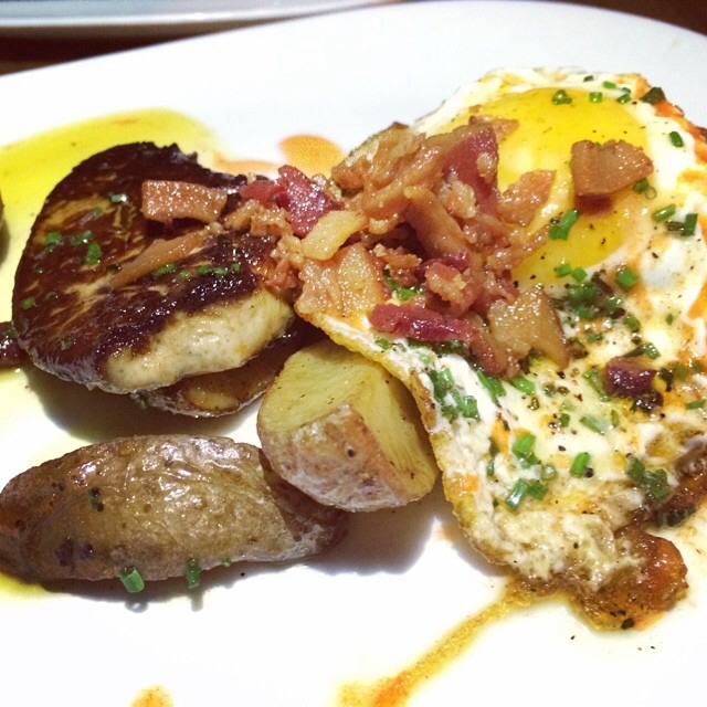 Seared foie, fingerlings, ham chips, sunny egg, maple, hot sauce from Traif on #foodmento http://foodmento.com/dish/17280