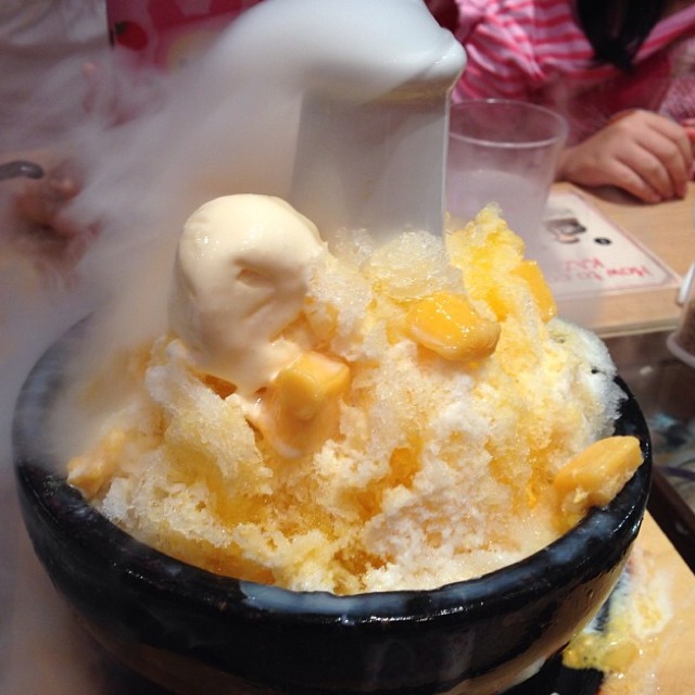 Mango With Ice Cream (Ice Kazan) from Tonkotsu Kazan Ramen 豚骨火山 on #foodmento http://foodmento.com/dish/8016
