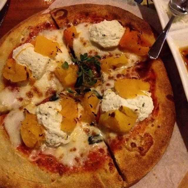 Butternut Squash & Ricotta Pizza at Urth Caffé on #foodmento http://foodmento.com/place/2737