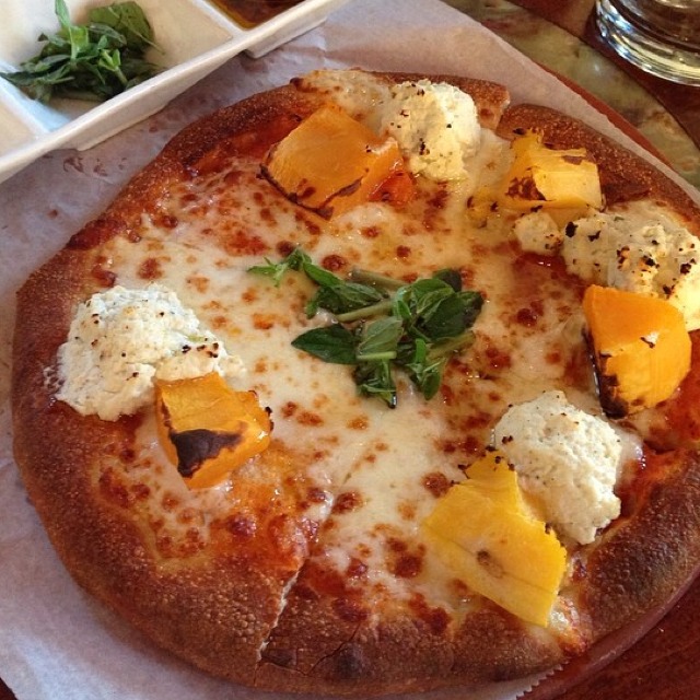 Butternut Squash & Ricotta Pizza at Urth Caffè on #foodmento http://foodmento.com/place/2741
