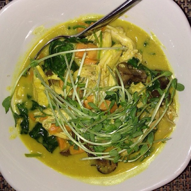 Yellow Curry Chicken Grain Bowl from Calafia Café & Market A-Go-Go on #foodmento http://foodmento.com/dish/9207