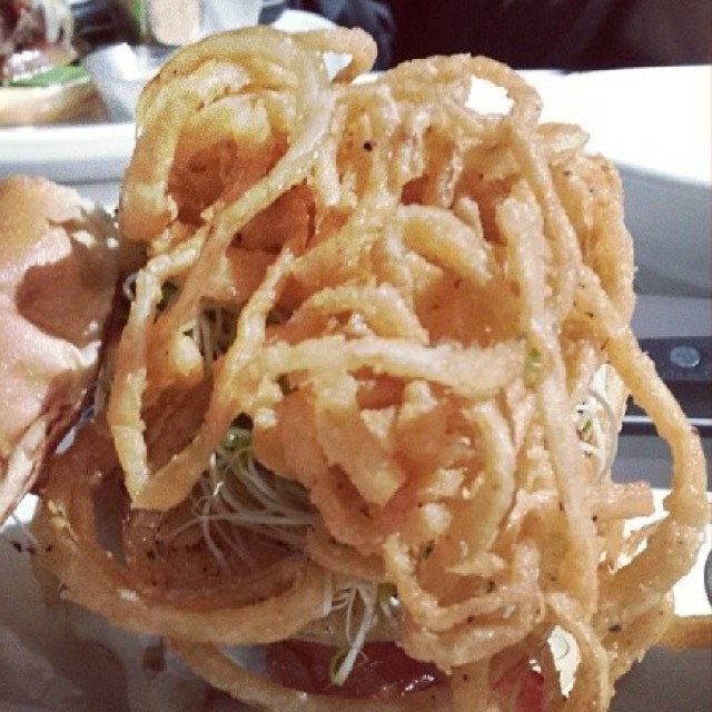 Onion Strings at The Counter on #foodmento http://foodmento.com/place/2489