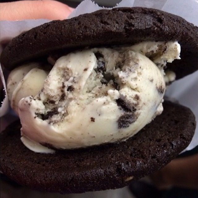 Oreo Ice Cream Cookie from CREAM of Palo Alto on #foodmento http://foodmento.com/dish/9330
