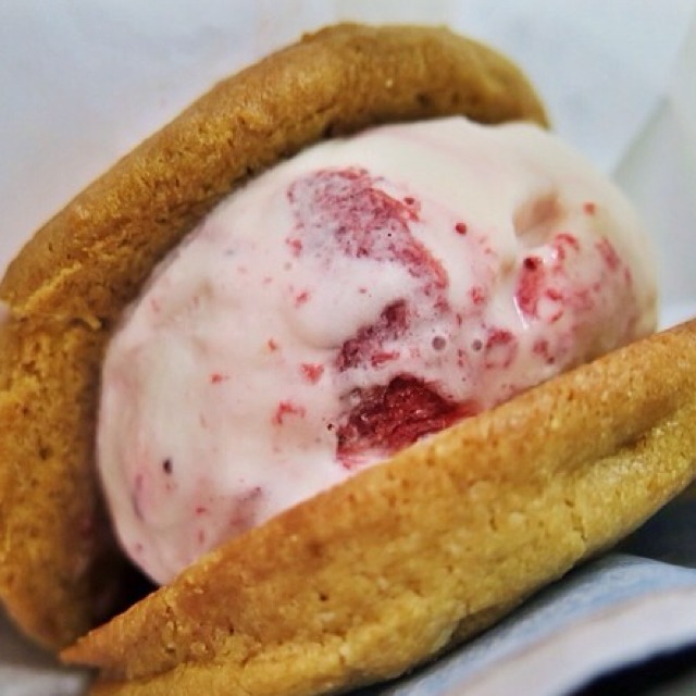 Strawberry Cheesecake Ice Cream Cookie from CREAM of Palo Alto on #foodmento http://foodmento.com/dish/9333