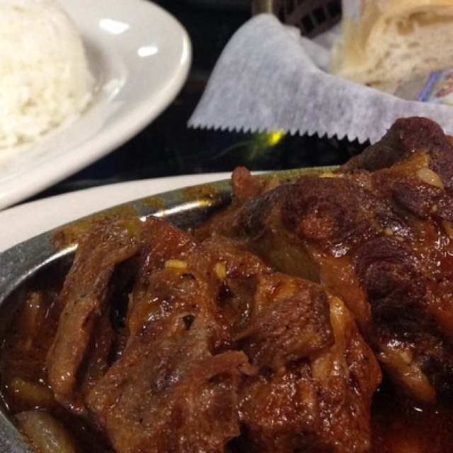 Oxtail Stew from Puerto Sagua Restaurant on #foodmento http://foodmento.com/dish/16257