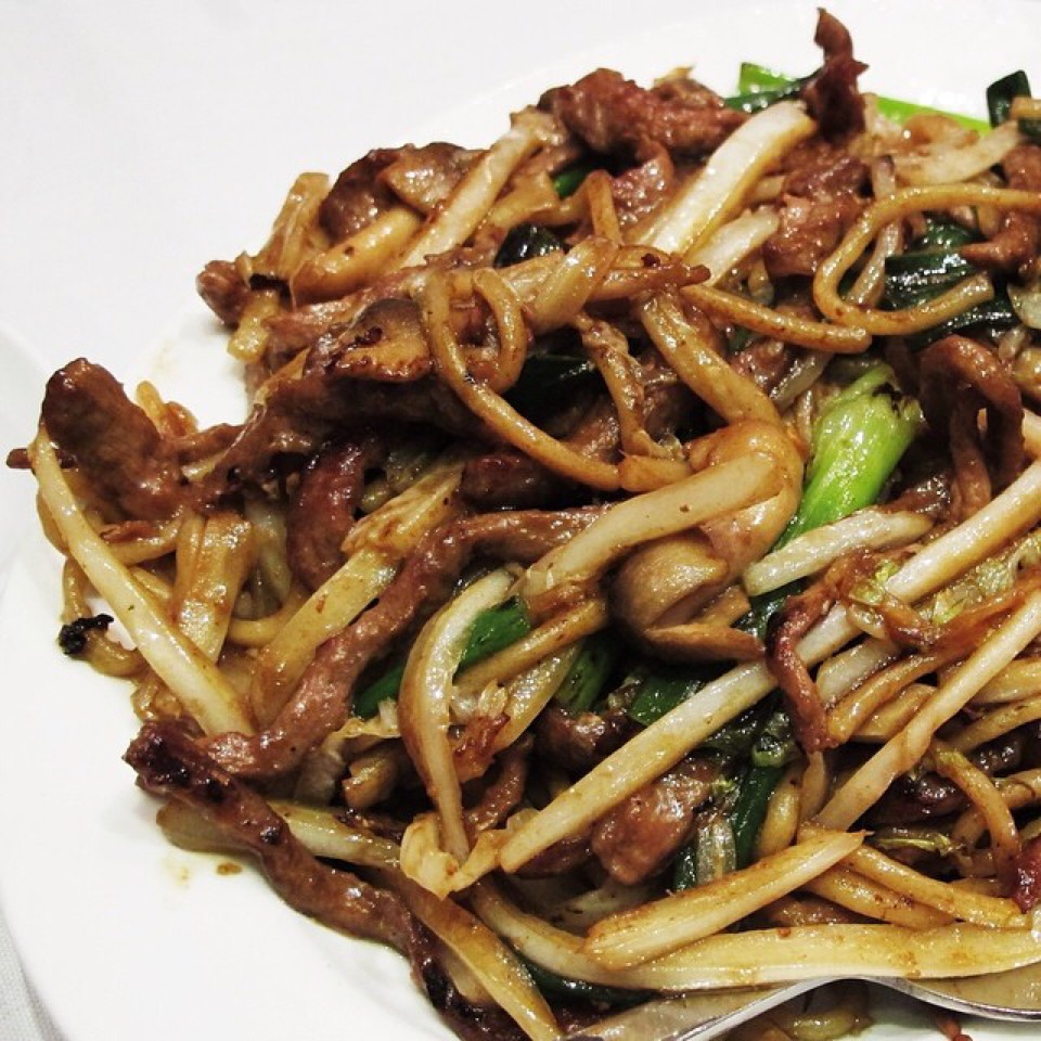 Beef Lo Mein at Peking Duck House on #foodmento http://foodmento.com/place/1313