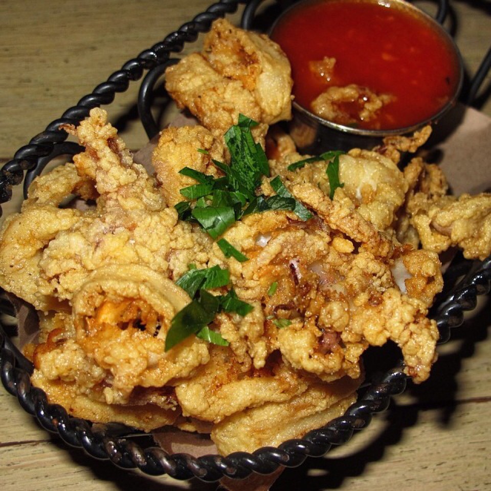 Fried Calamari from The Mermaid Inn (CLOSED) on #foodmento http://foodmento.com/dish/20517