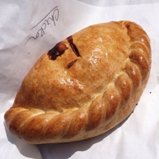 Cornish Pastry With Chicken, Leek, Bacon from Chough Bakery on #foodmento http://foodmento.com/dish/17088